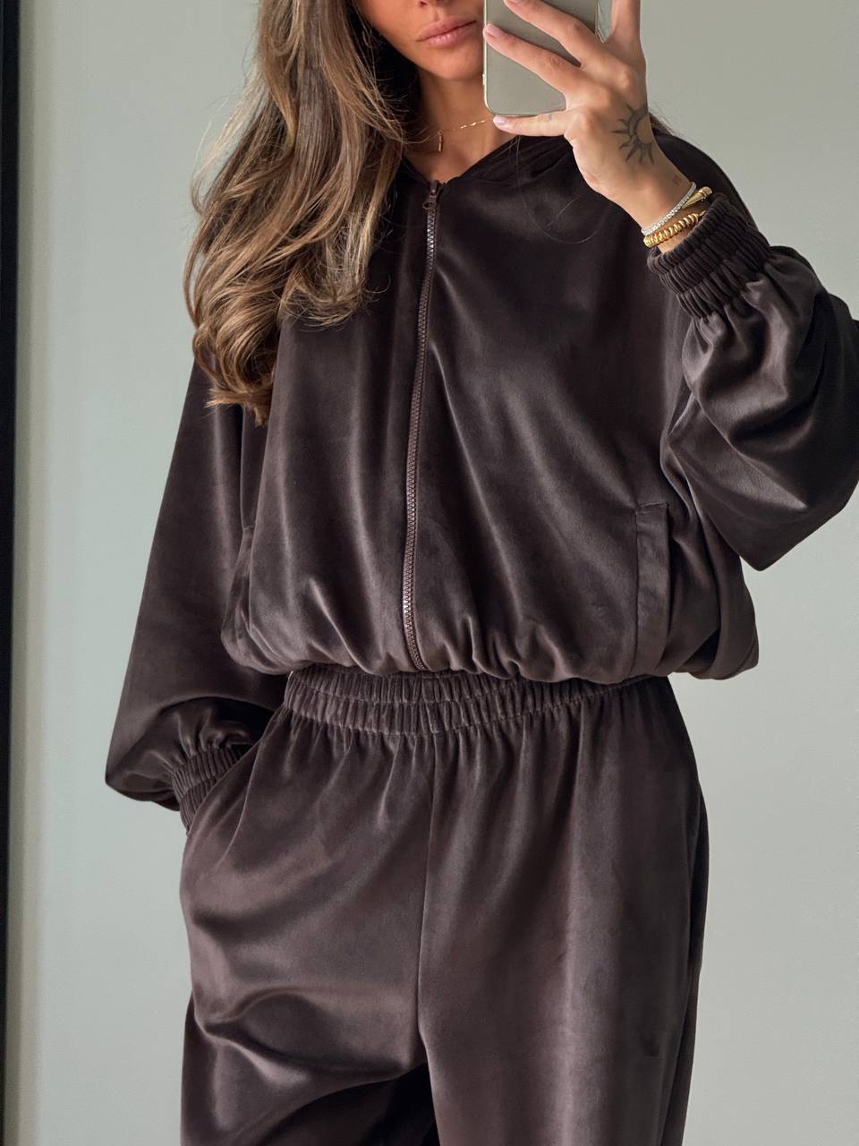 Ladies velour jogging outfit with voluminous sleeves Lisslune