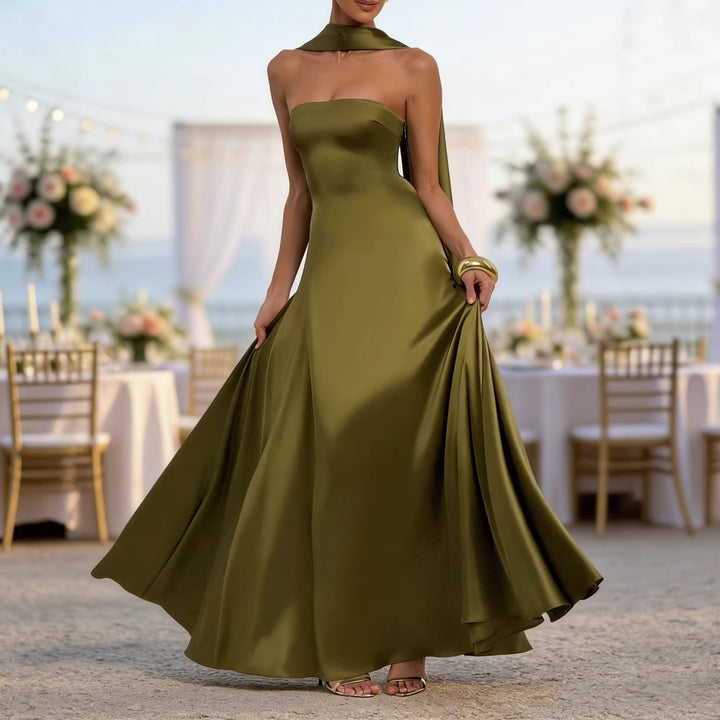 Ladies Elegant and Off-the-Shoulder Evening Dress with Flowing Fall