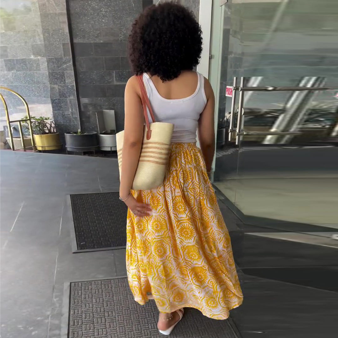 Women's maxi skirt with practical patch pockets and playful pattern Lisslune