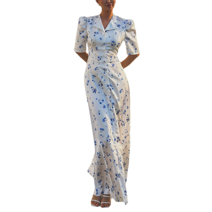Women's maxi dress with puff sleeve cut