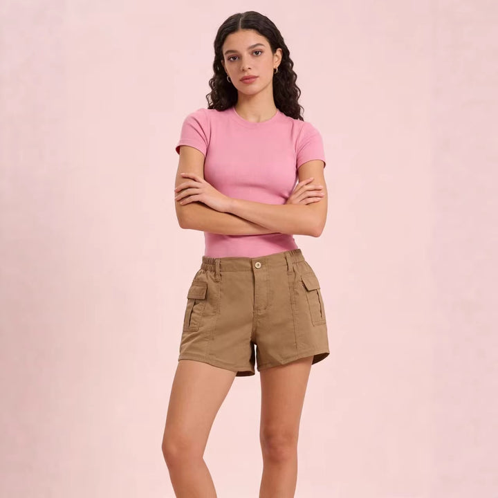 Women's cargo shorts with functional side pockets and elastic waistband Lisslune