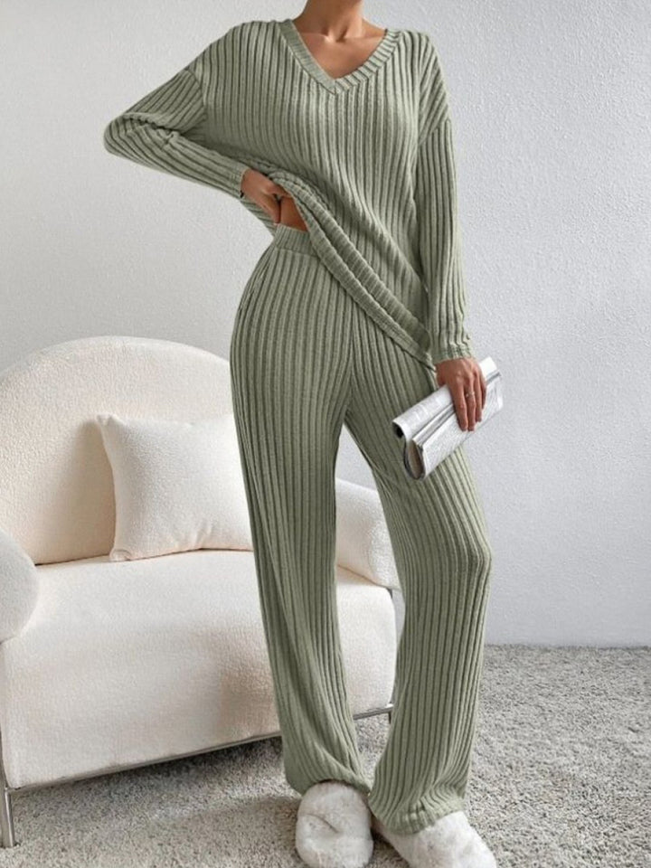Women Comfortable Fine Knit Set with V-Neck and Long Sleeves Lisslune