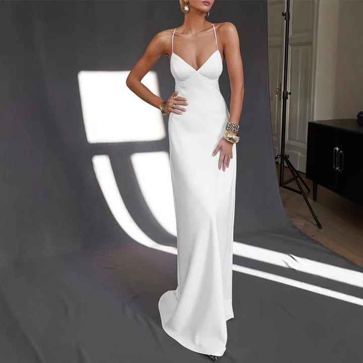 Ladies Elegant Evening Dress with Deep V-Neckline and Strapless Shoulders