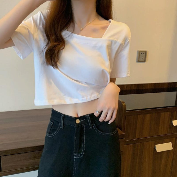 Women Cropped T-Shirt with modern details Lisslune