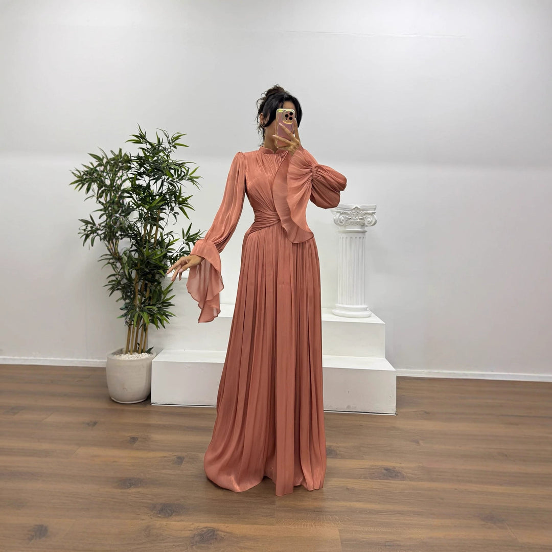 Women's maxi dress with a figure-flattering cut and elegant gathering