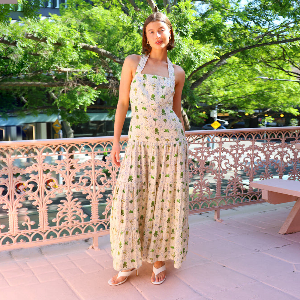 Women’s maxi dress with playful halterneck design and floral pattern mix Lisslune