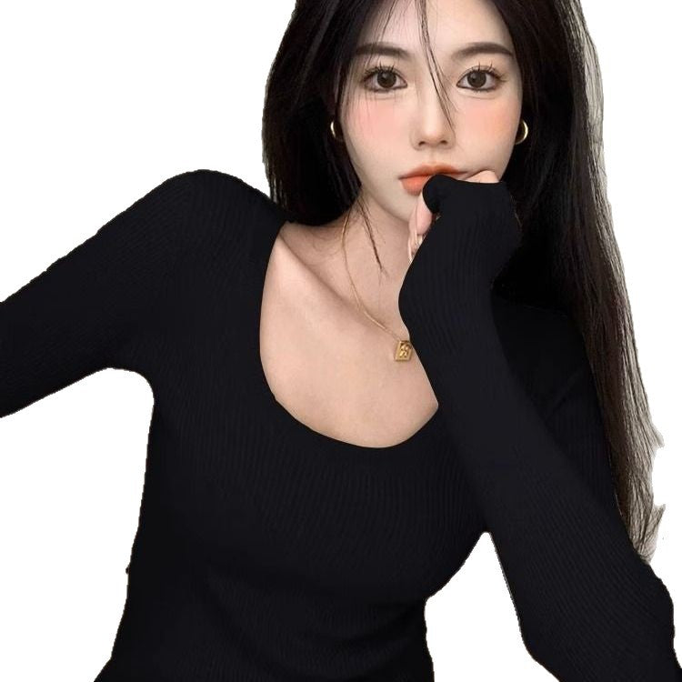 Women's long sleeve shirt with deep round neck and fine rib structure