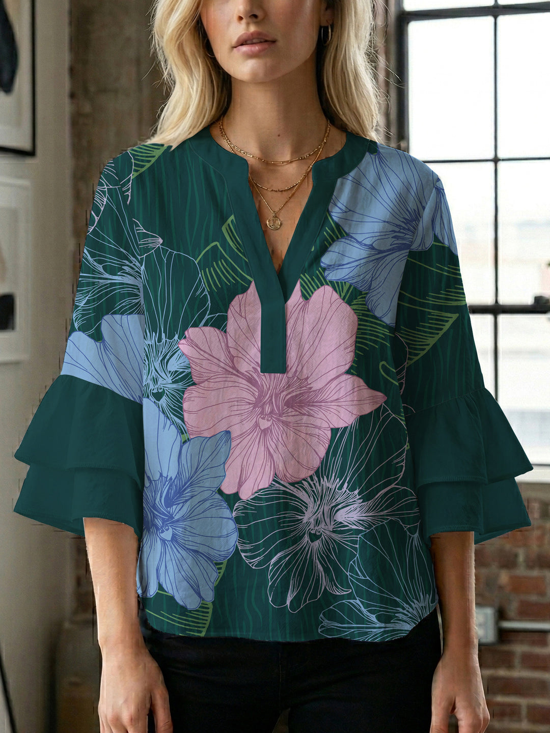 Women's blouse with voluminous sleeves and floral design Lisslune
