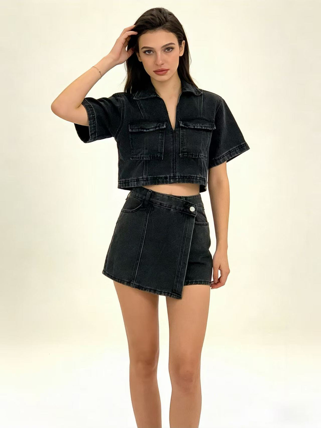 Women's fashionable cropped shirt with patch pockets and casual shorts Lisslune