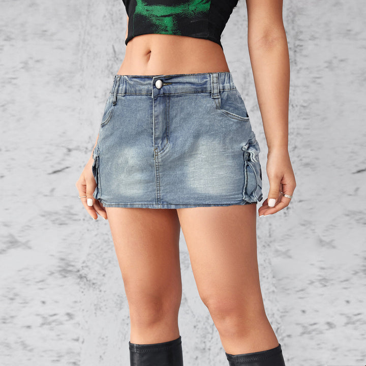 Women's cropped top with striking graphic pattern and tailored fit