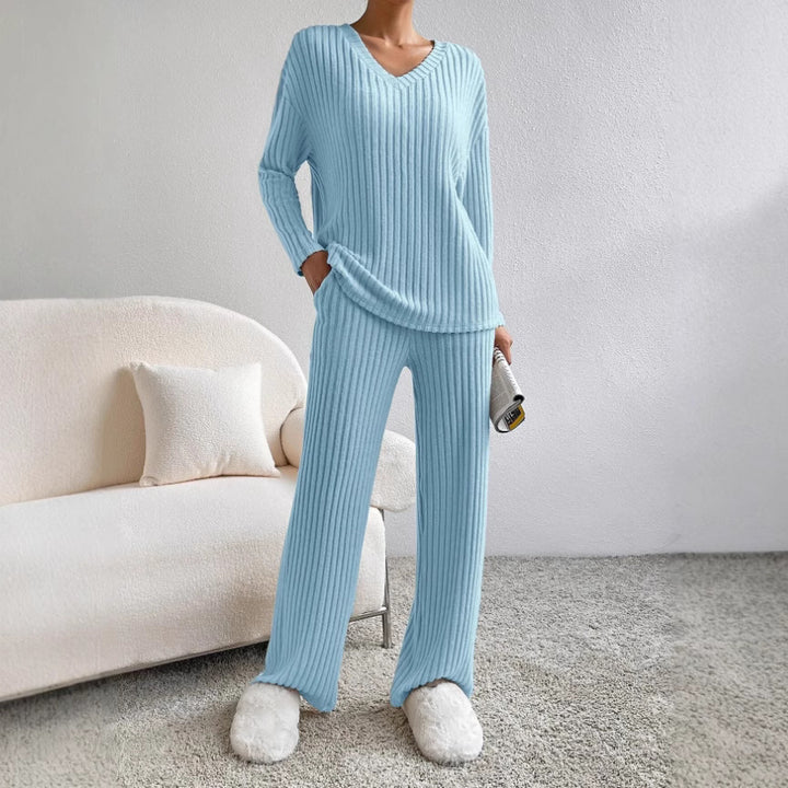 Women Comfortable Fine Knit Set with V-Neck and Long Sleeves Lisslune