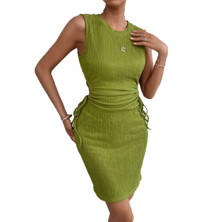 Women's body-hugging midi dress with side gathering and elegant ribbed texture