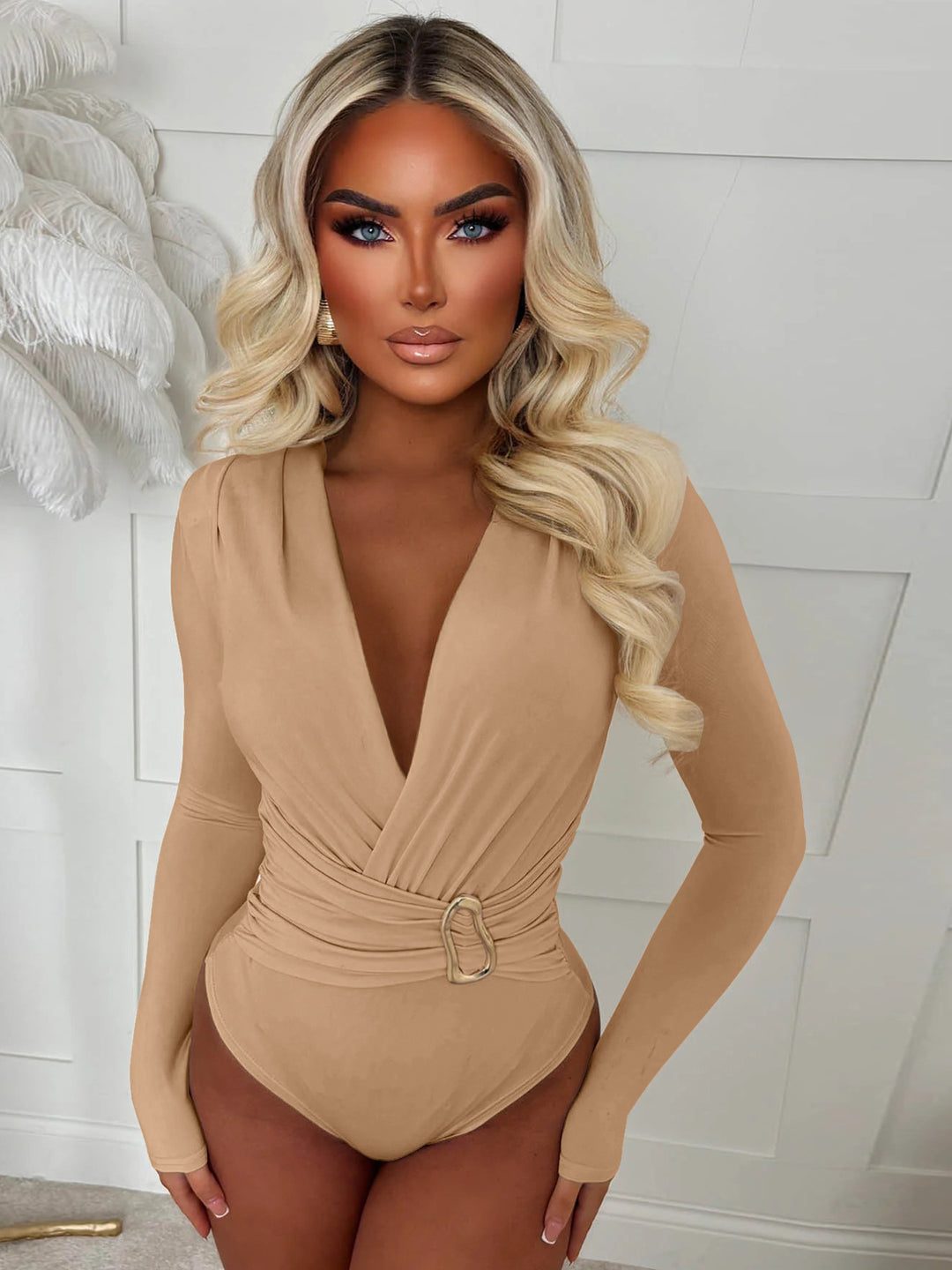 Damen Body mit tiefem V-Ausschnitt und schmalem Gürtel Lisslune