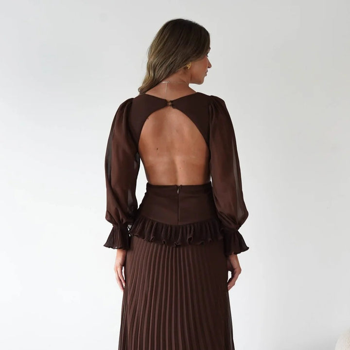 Women’s maxi dress with a wide cut and ruffle details