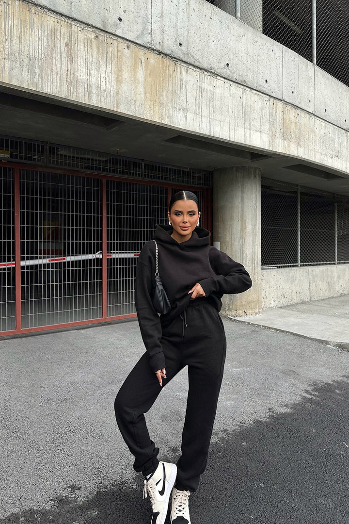 Women's sporty hoodie with elegant cut Lisslune