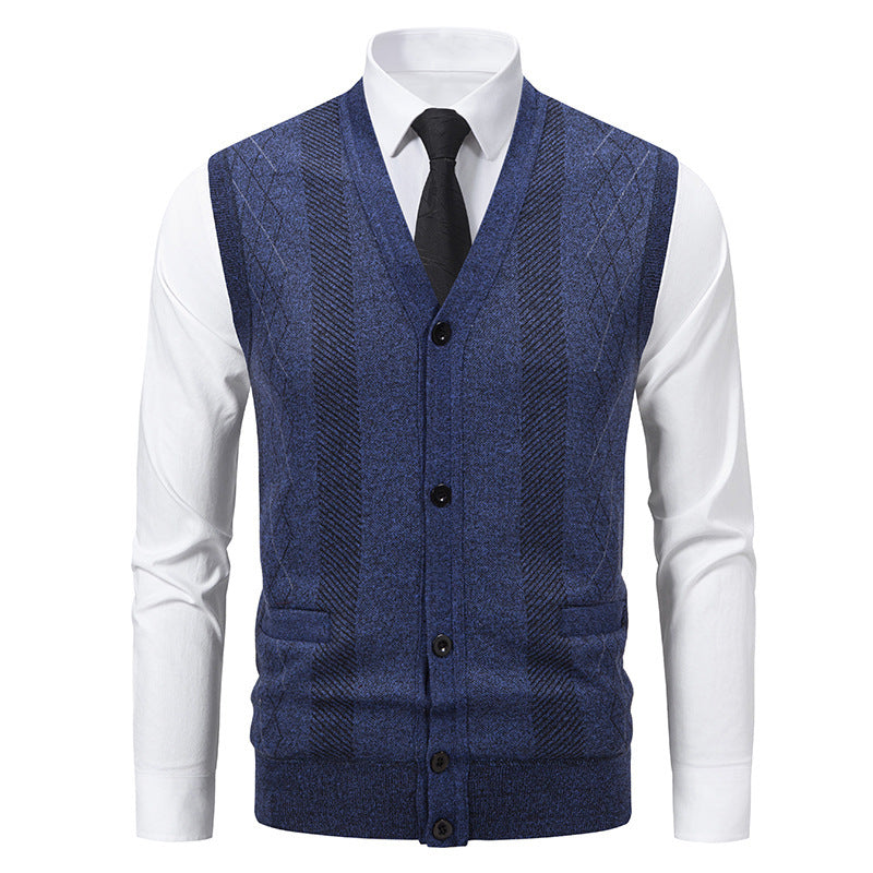 Men's cardigan with classic V-neck and fine cable pattern Lisslune