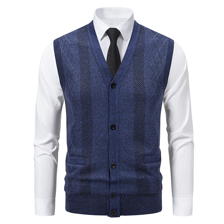 Men's cardigan with classic V-neck and fine cable pattern Lisslune