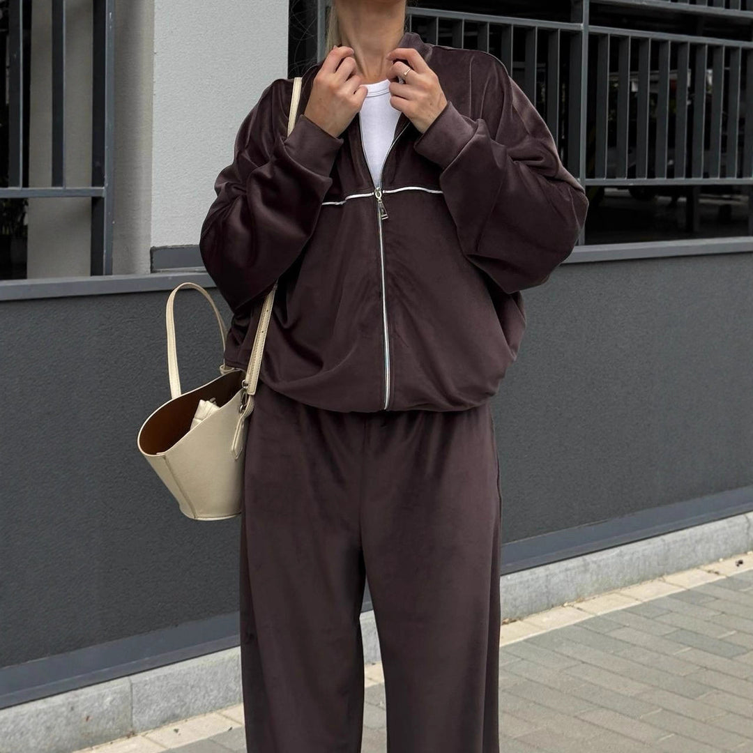 Ladies sporty velour lounge set with high waist and wide trousers Lisslune