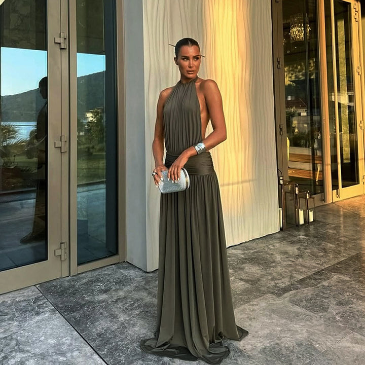 Women's elegant max dress with high-quality halter neck design and flowing fabric