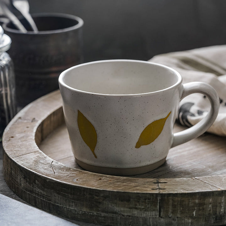 Lisslune | Mug with hand-painted leaves
