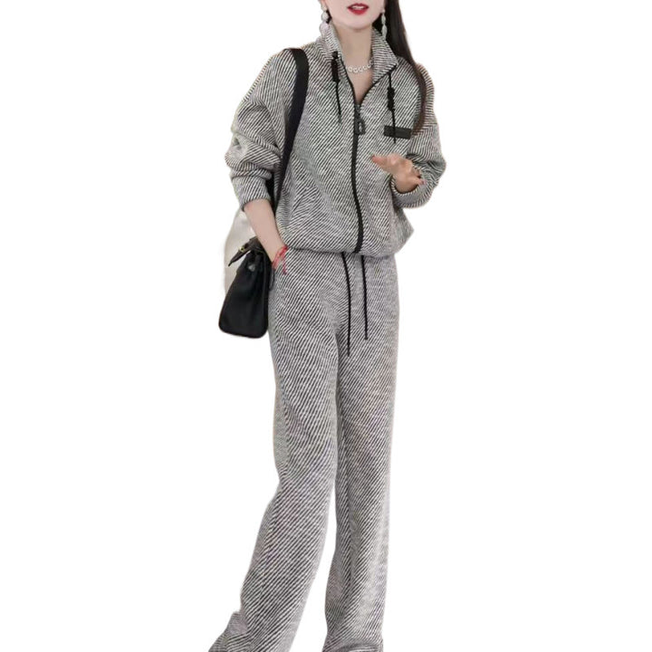 Women's cozy leisure set with practical zipper and high collar Lisslune