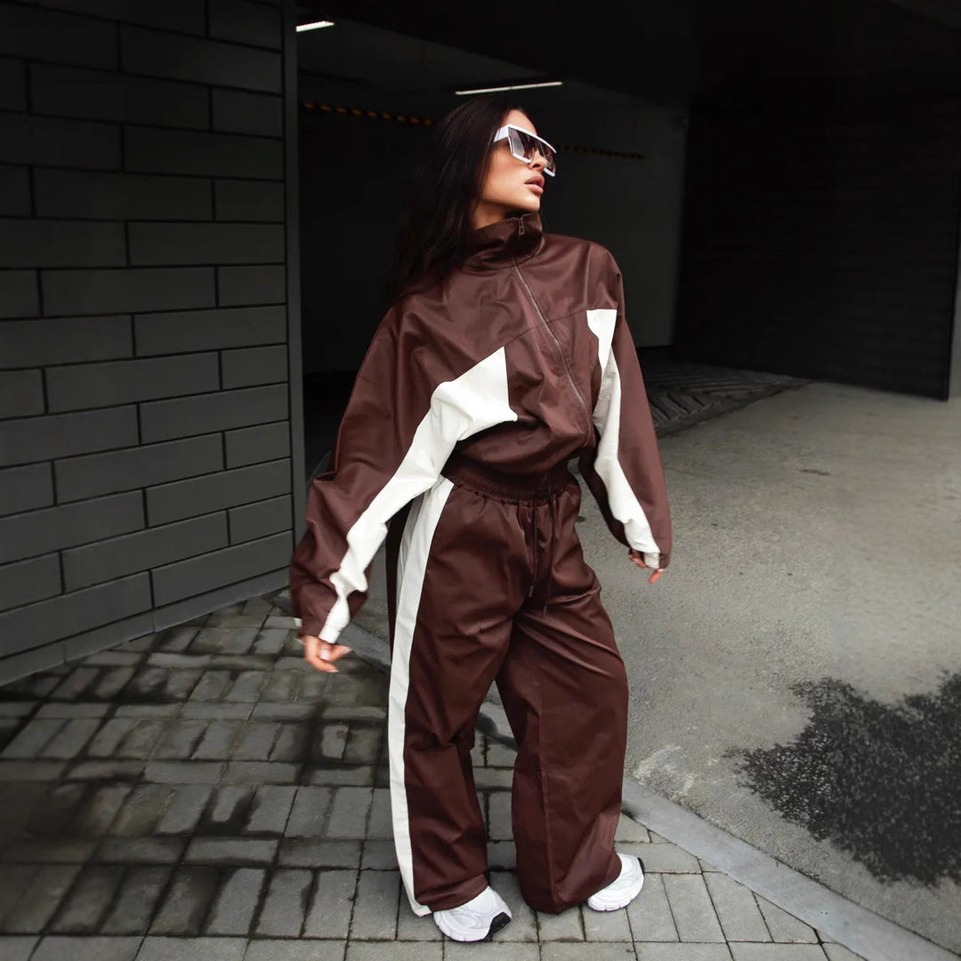 Ladies sporty leisure set with loose fit and practical pockets Lisslune