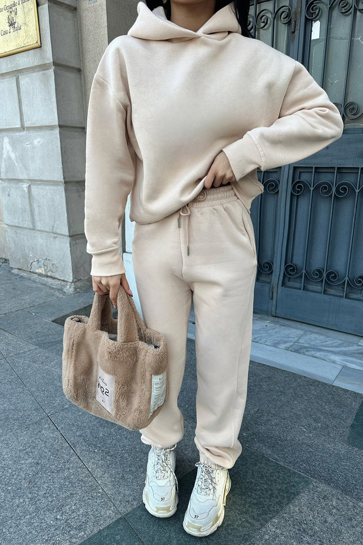 Women's sporty hoodie with elegant cut Lisslune
