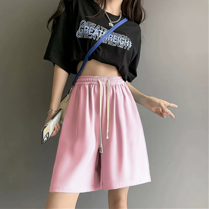 Women's casual sports shorts with elastic waistband and practical side pockets
