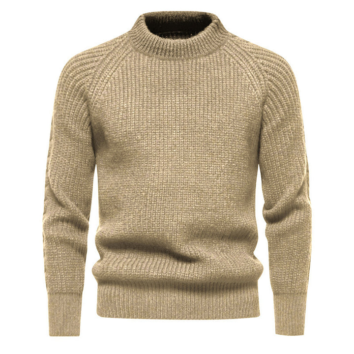 Men's chunky knit sweater with high collar and timeless design Lisslune