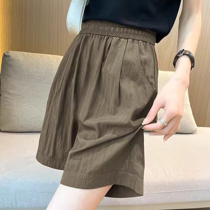Women's casual shorts with elastic waistband and side pockets