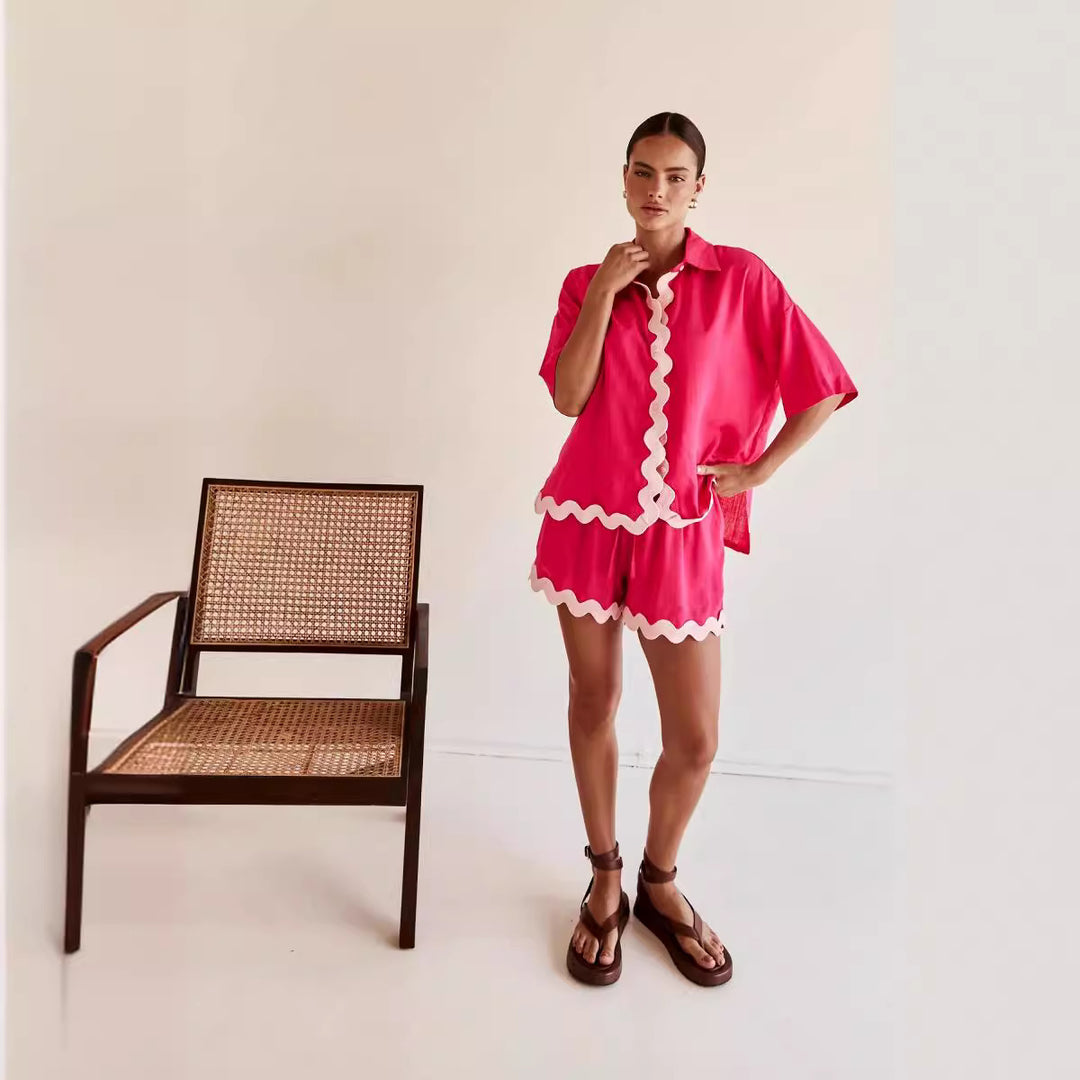 Women's leisure set with stylish short-sleeve shirt and casual shorts