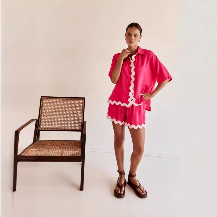 Women's leisure set with stylish short-sleeve shirt and casual shorts