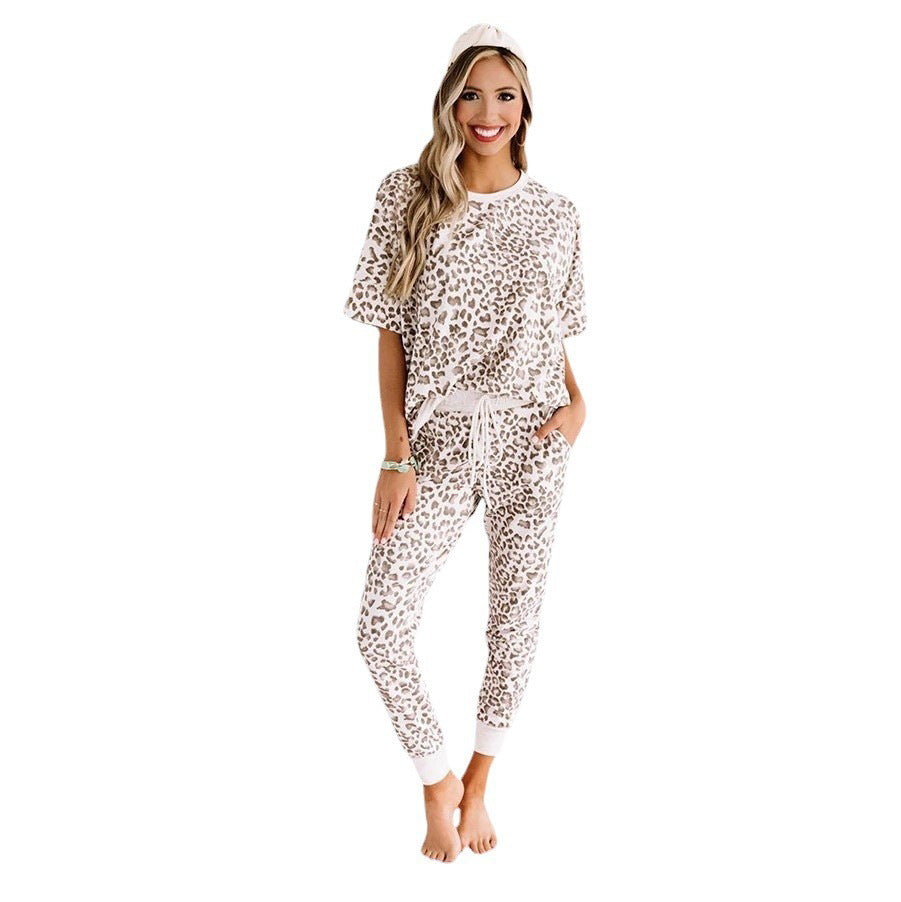 Women's Casual Set with Animal Pattern and Casual Cut