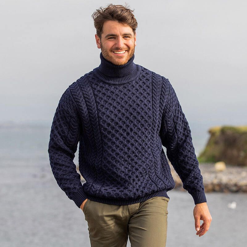 Men's knitted sweater with cable pattern and high collar Lisslune