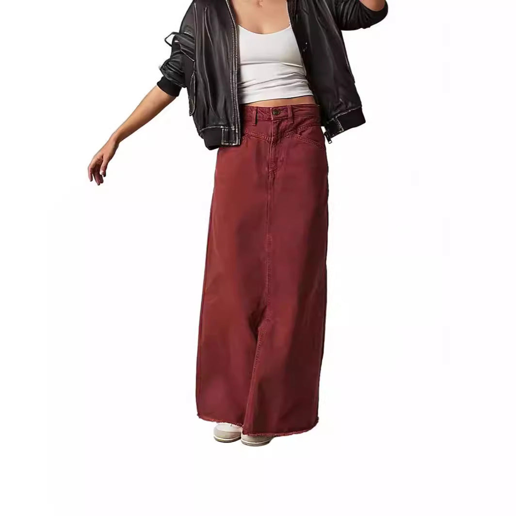 Women's maxi skirt made of black denim with side pockets and a relaxed fit Lisslune