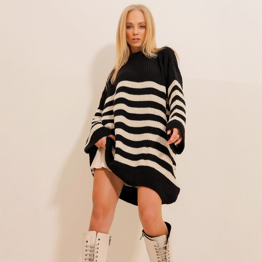 Women Oversized Knit Dress with Striped Pattern Lisslune