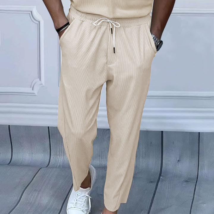Men's loose casual jogging pants with elastic waistband and practical pockets Lisslune