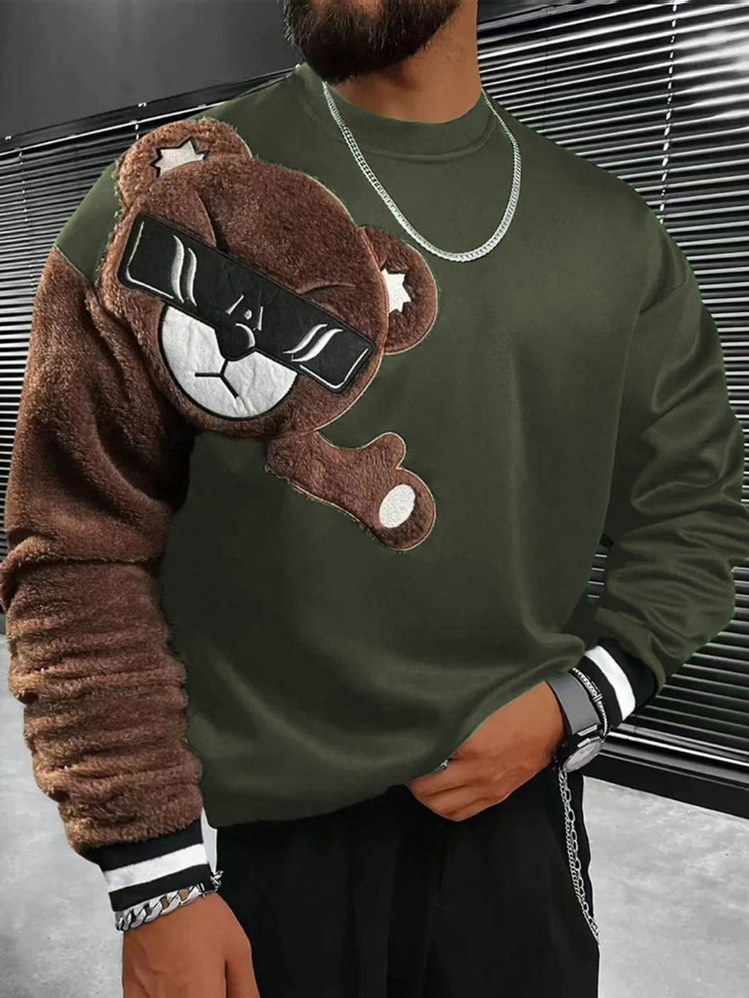 Men's Sweatshirt with Cozy Bear Motif Lisslune