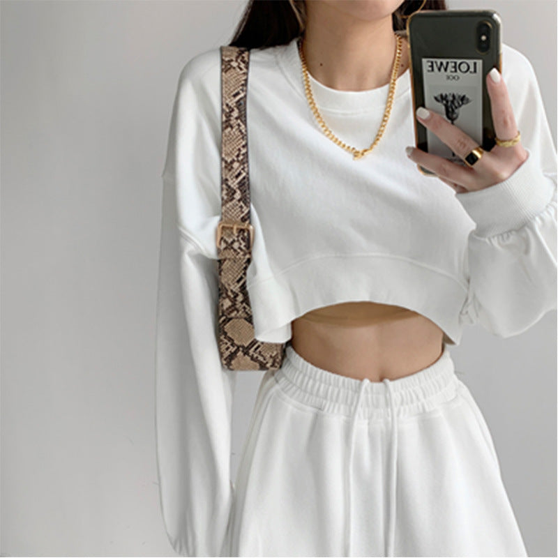 Women's Casual Crop Sweatshirt with Loose-Fitting Sleeves and Fashionable Cut