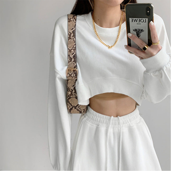 Women's Casual Crop Sweatshirt with Loose-Fitting Sleeves and Fashionable Cut