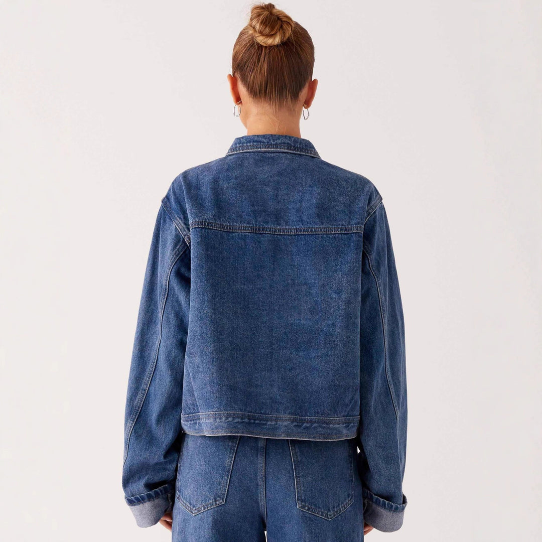 Damen trendige Denimjacke im lässigen Schnitt mit aufgesetzten Taschen und Knopfdetails Lisslune