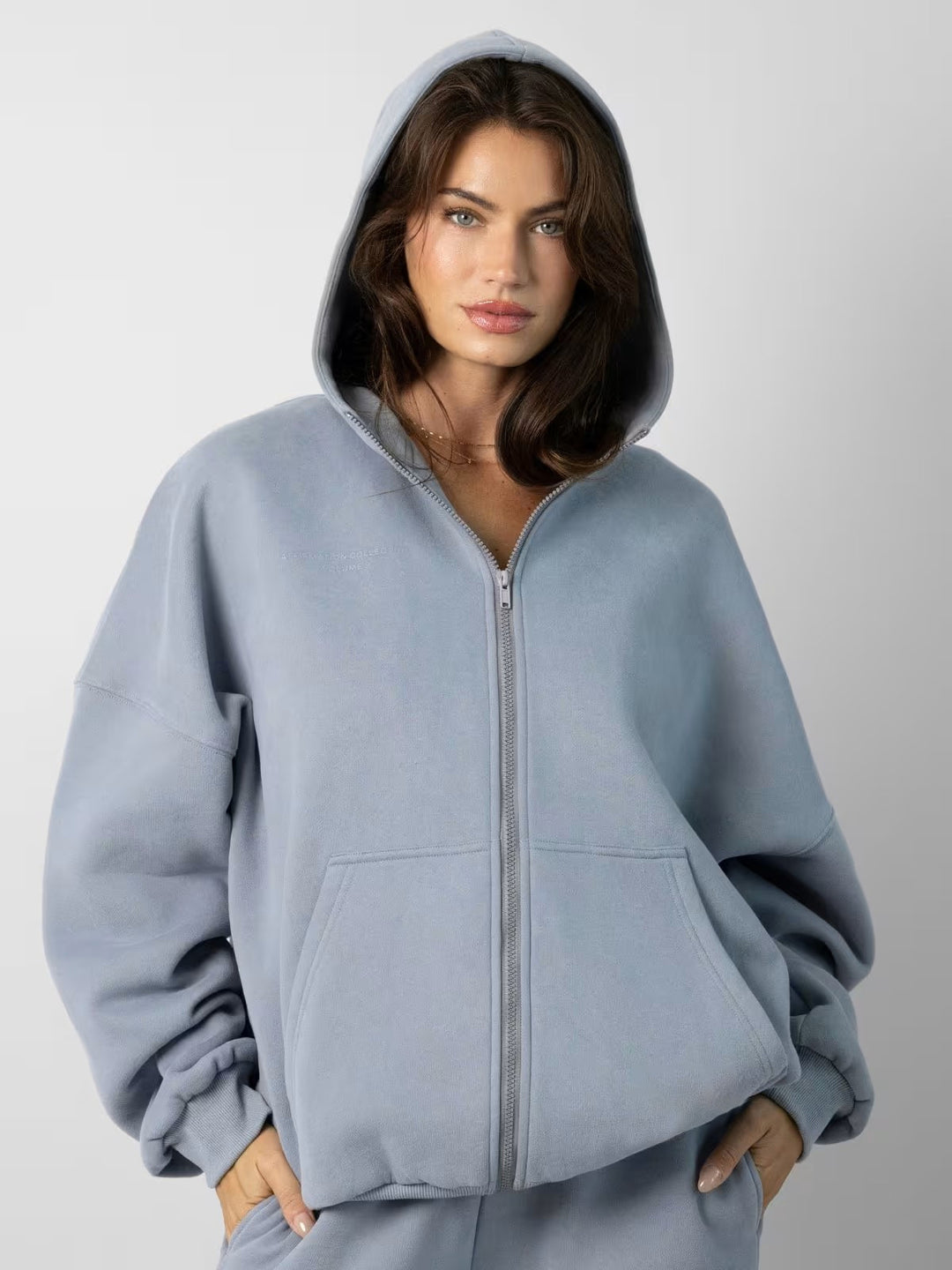 Ladies sporty fleece suit with high collar and practical pockets Lisslune