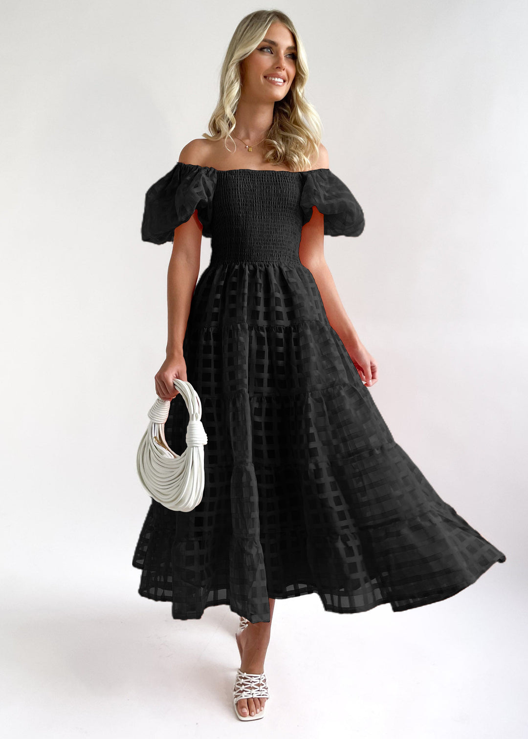 Ladies Airy Maxi Dress with Flowing Skirt and Voluminous Puff Sleeves