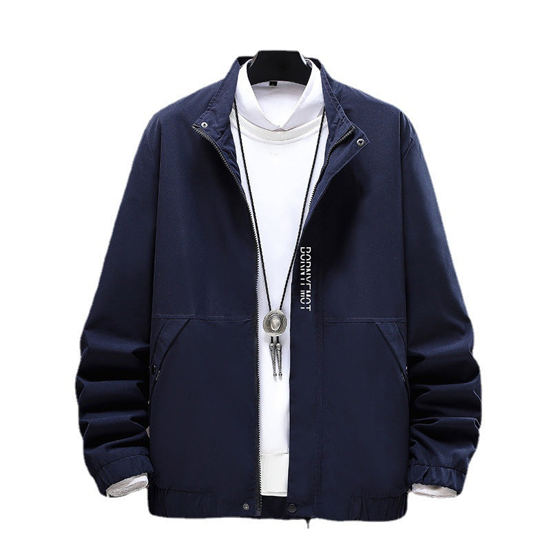 Men's lightweight transitional jacket with breathable properties and practical pockets Lisslune
