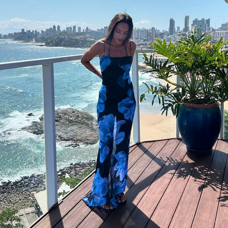 Women's maxi dress with floral design and elegant cut