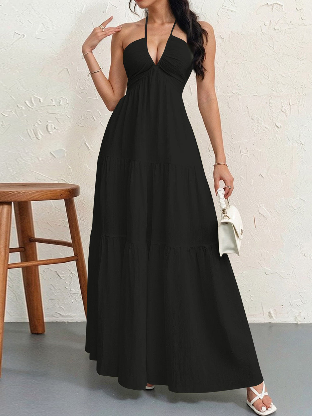 Women’s maxi dress with deep V-neckline and airy silhouette Lisslune