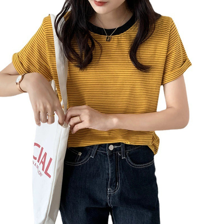 Women's striped T-shirt with contrasting round neckline and comfortable fit