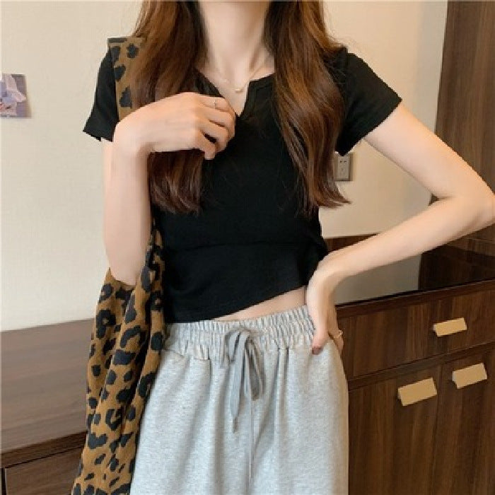 Women's Cropped T-Shirt with a fitted cut and modern accents