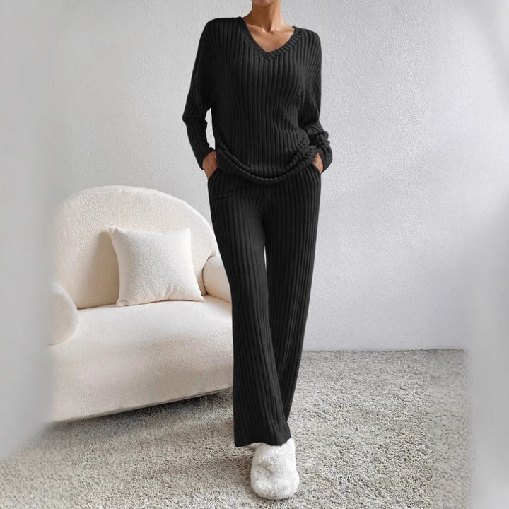 Women Comfortable Fine Knit Set with V-Neck and Long Sleeves Lisslune