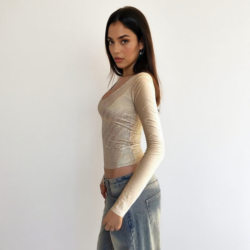 Ladies shimmering long sleeve shirt with elegant round neckline and figure-hugging cut